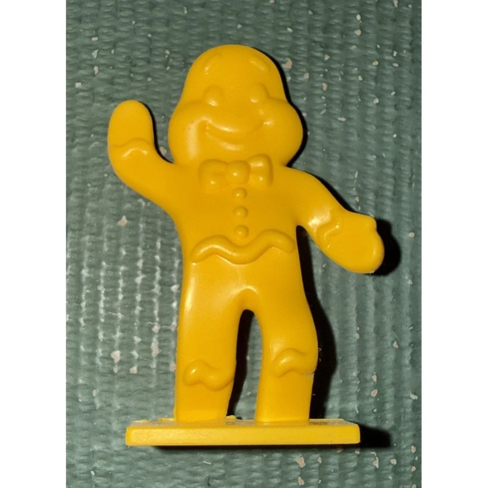 Candy Land - The World Of Sweets 4 Gingerbread And Random Card Replacements 2014